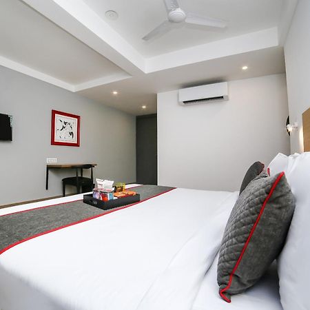 Townhouse Sohna Road 2 Hotel Gurgaon Bagian luar foto