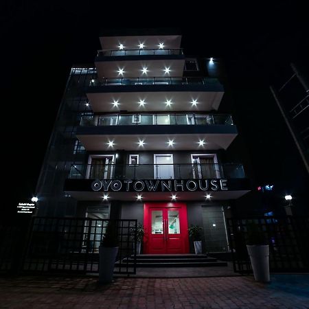 Townhouse Sohna Road 2 Hotel Gurgaon Bagian luar foto