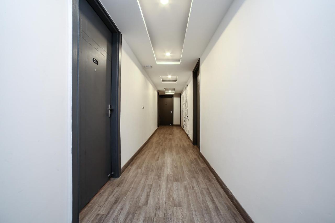 Townhouse Sohna Road 2 Hotel Gurgaon Bagian luar foto