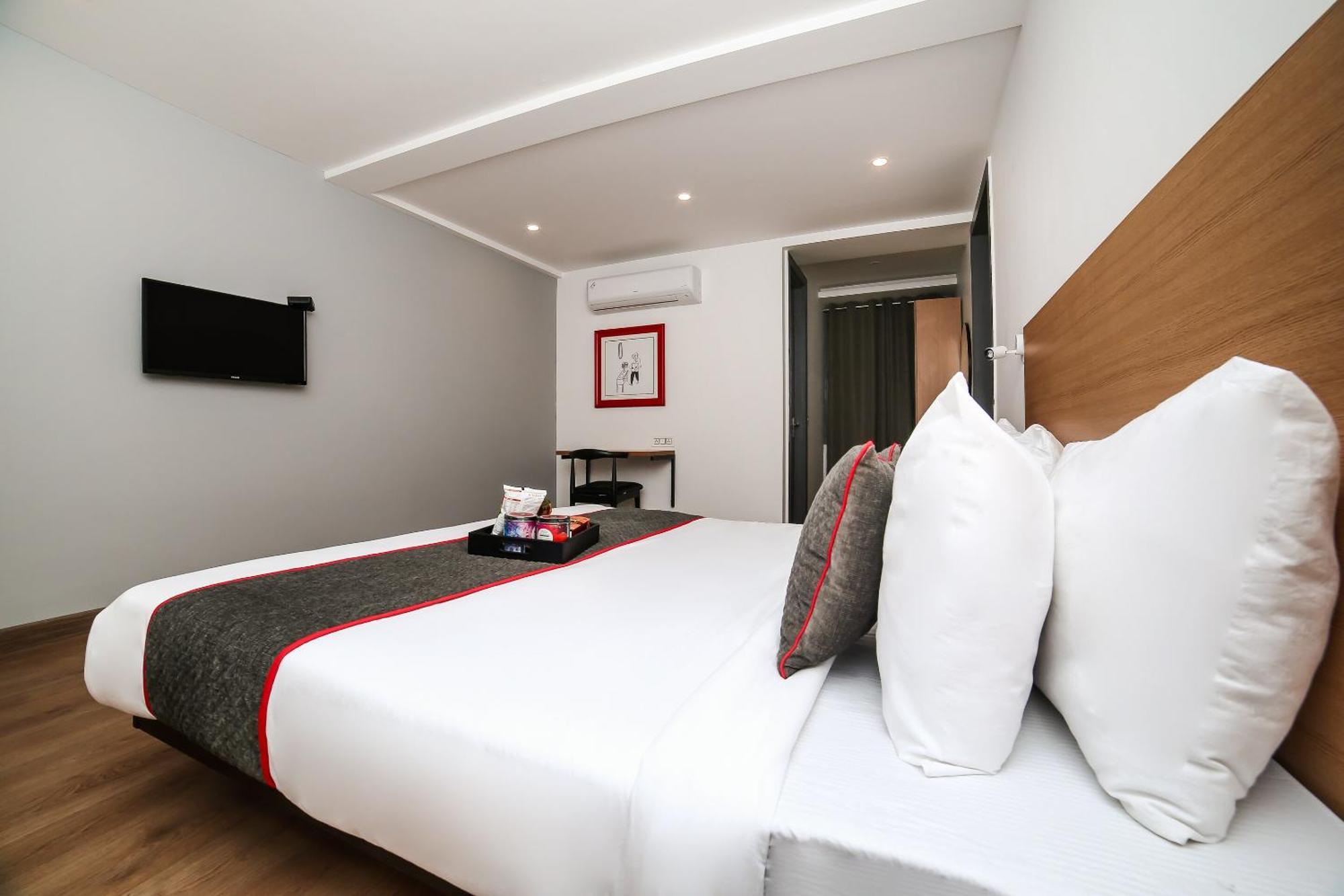 Townhouse Sohna Road 2 Hotel Gurgaon Bagian luar foto