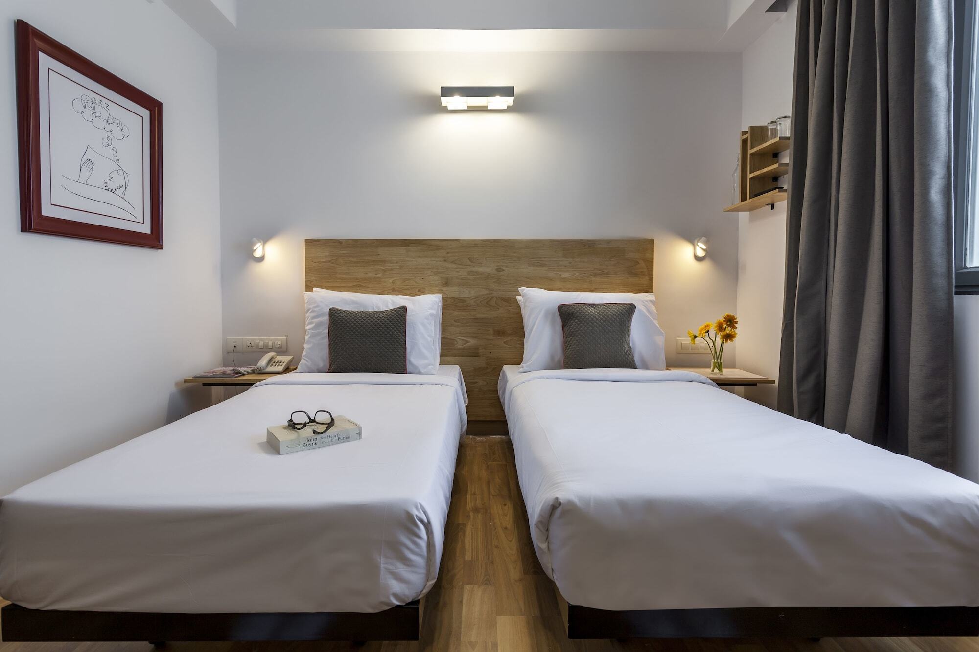 Townhouse Sohna Road 2 Hotel Gurgaon Bagian luar foto